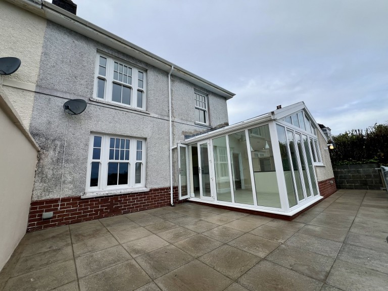 Images for Carmarthen, Carmarthenshire EAID:swift BID:0004-7720-8cbe-d305