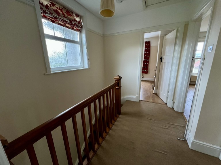 Images for Carmarthen, Carmarthenshire EAID:swift BID:0004-7720-8cbe-d305