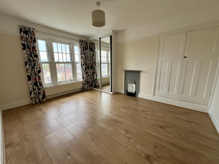 Images for Carmarthen, Carmarthenshire EAID:swift BID:0004-7720-8cbe-d305