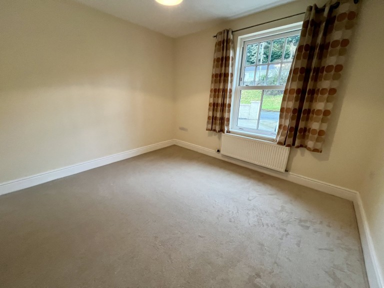 Images for Carmarthen, Carmarthenshire EAID:swift BID:0004-7720-8cbe-d305