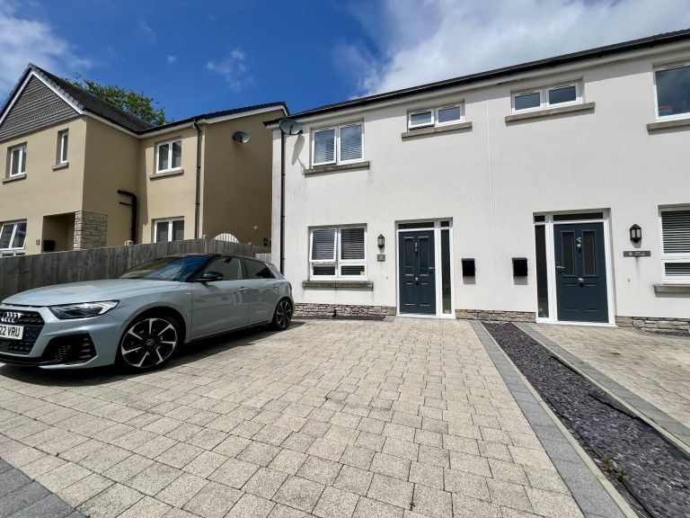 Images for Carmarthen, Carmarthenshire EAID:swift BID:0004-7720-8cbe-d305