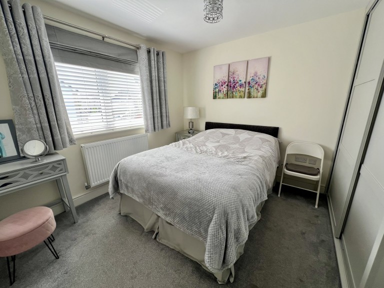 Images for Carmarthen, Carmarthenshire EAID:swift BID:0004-7720-8cbe-d305