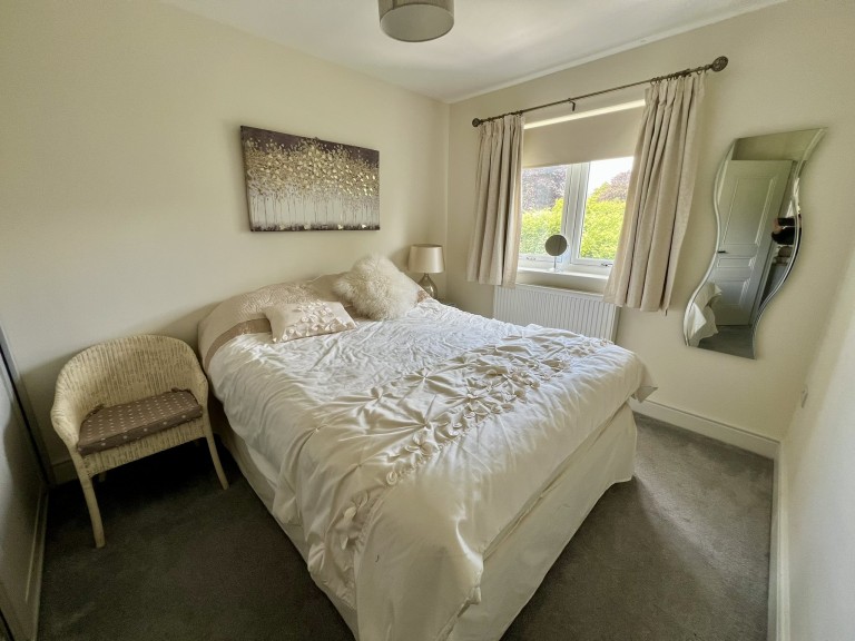 Images for Carmarthen, Carmarthenshire EAID:swift BID:0004-7720-8cbe-d305