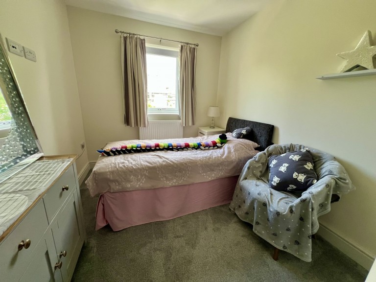 Images for Carmarthen, Carmarthenshire EAID:swift BID:0004-7720-8cbe-d305