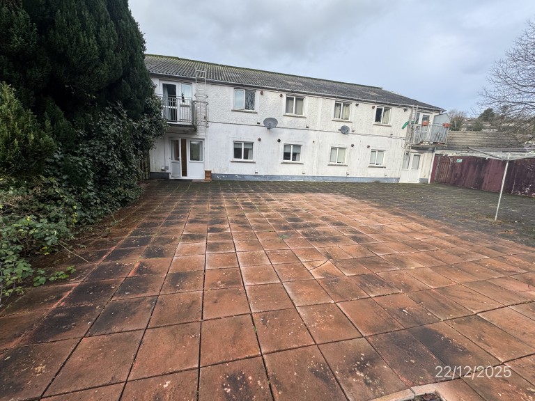 Images for Carmarthen, Carmarthenshire EAID:swift BID:0004-7720-8cbe-d305