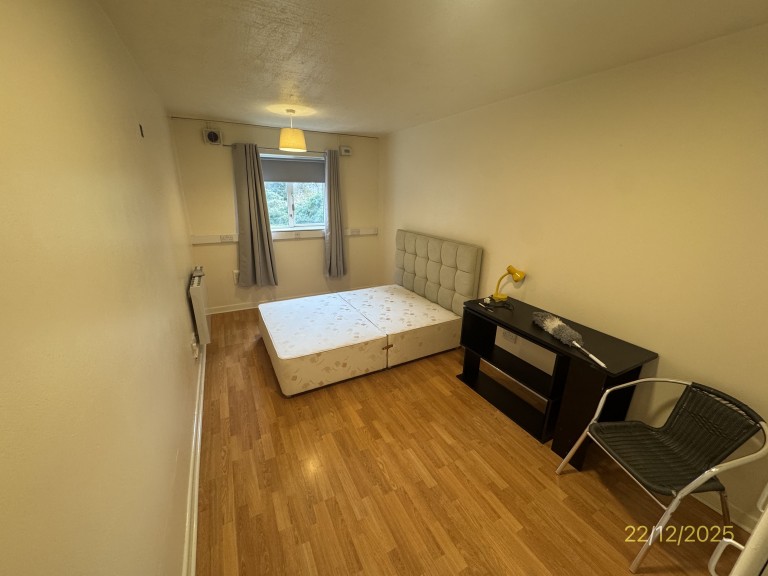 Images for Carmarthen, Carmarthenshire EAID:swift BID:0004-7720-8cbe-d305