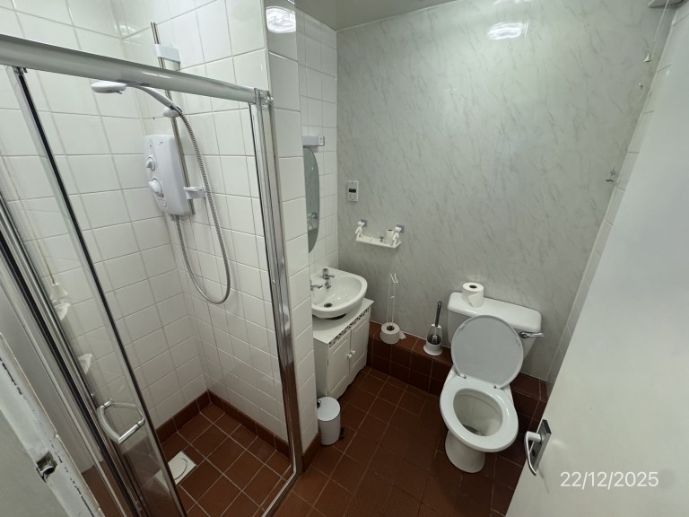 Images for Carmarthen, Carmarthenshire EAID:swift BID:0004-7720-8cbe-d305