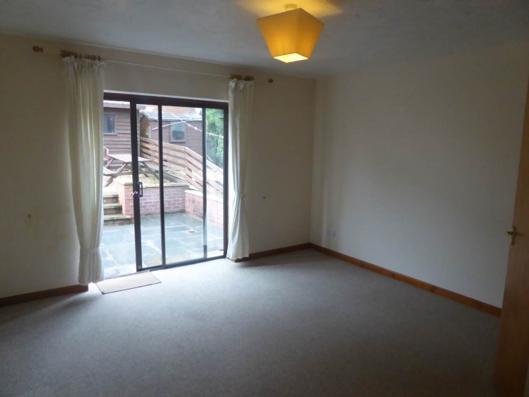 Images for Johnstown, Carmarthen, Carmarthenshire EAID:swift BID:0004-7720-8cbe-d305