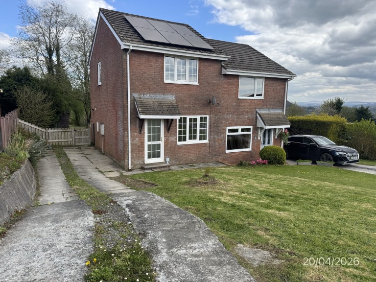 Images for Carmarthen, Carmarthenshire EAID:swift BID:0004-7720-8cbe-d305