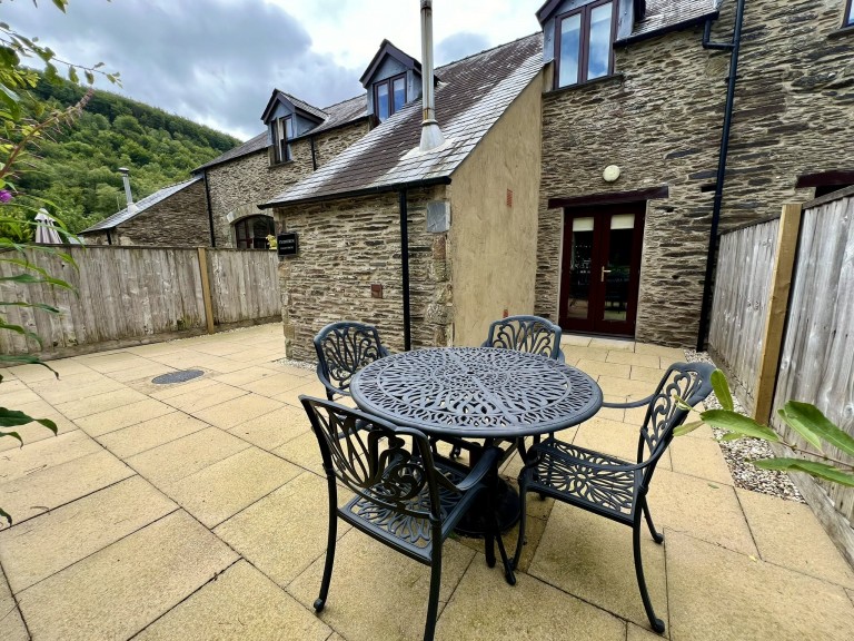 Images for Carmarthen, Carmarthenshire, Llanllawddog EAID:swift BID:0004-7720-8cbe-d305