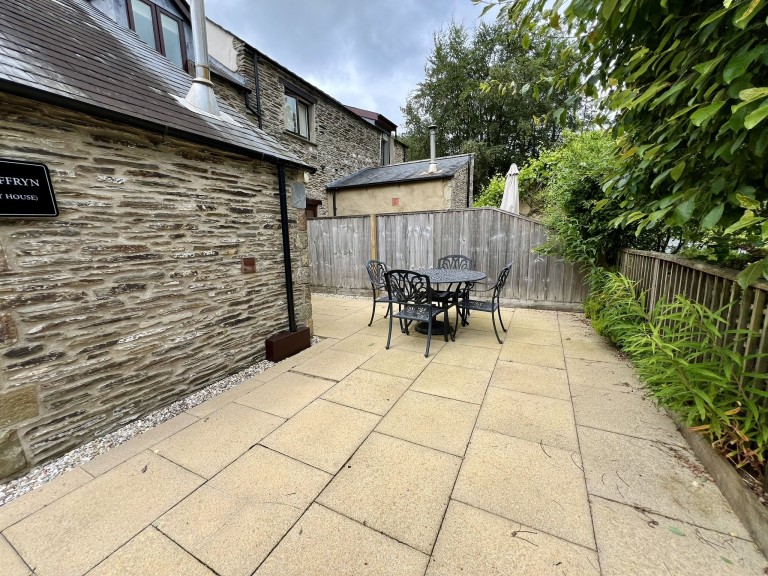 Images for Carmarthen, Carmarthenshire, Llanllawddog EAID:swift BID:0004-7720-8cbe-d305