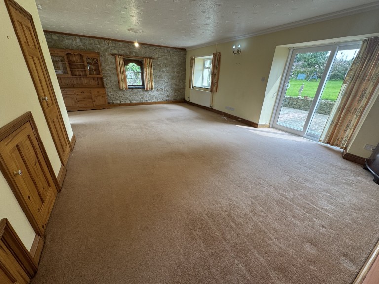 Images for Carmarthenshire EAID:swift BID:0004-7720-8cbe-d305