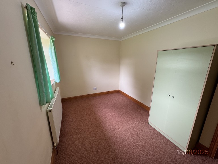 Images for Carmarthenshire EAID:swift BID:0004-7720-8cbe-d305