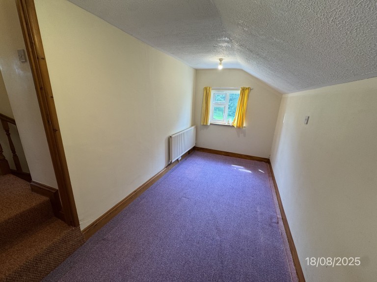 Images for Carmarthenshire EAID:swift BID:0004-7720-8cbe-d305