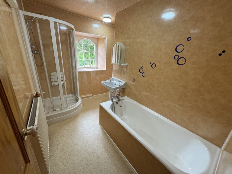 Images for Carmarthenshire EAID:swift BID:0004-7720-8cbe-d305