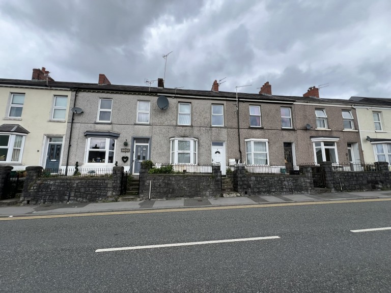 Images for Carmarthen, Carmarthenshire EAID:swift BID:0004-7720-8cbe-d305