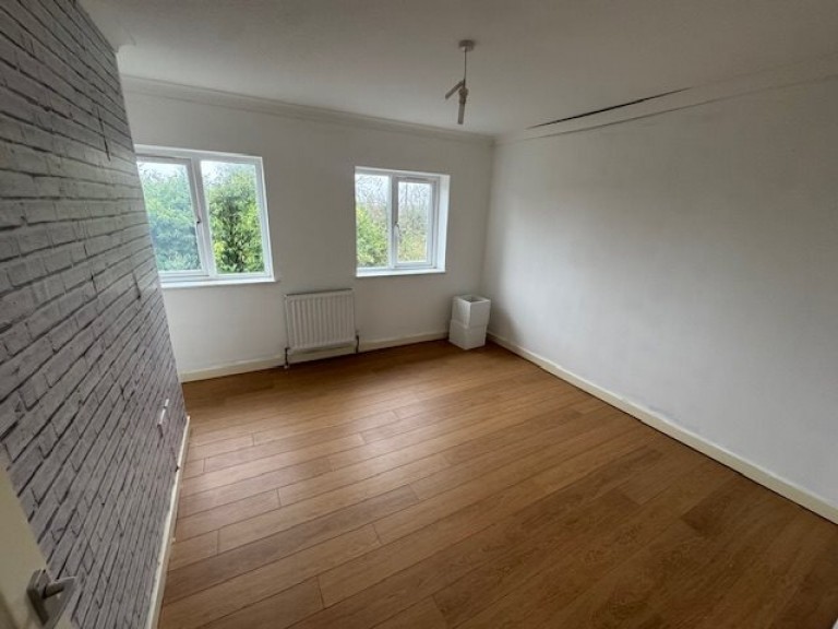 Images for Tumble, Llanelli EAID:swift BID:0004-7720-8cbe-d305