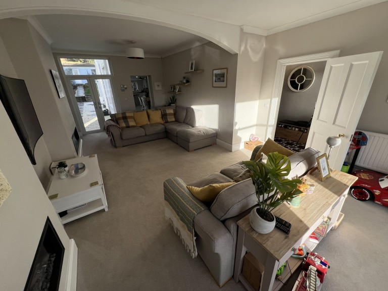 Images for Carmarthen, Carmarthenshire EAID:swift BID:0004-7720-8cbe-d305
