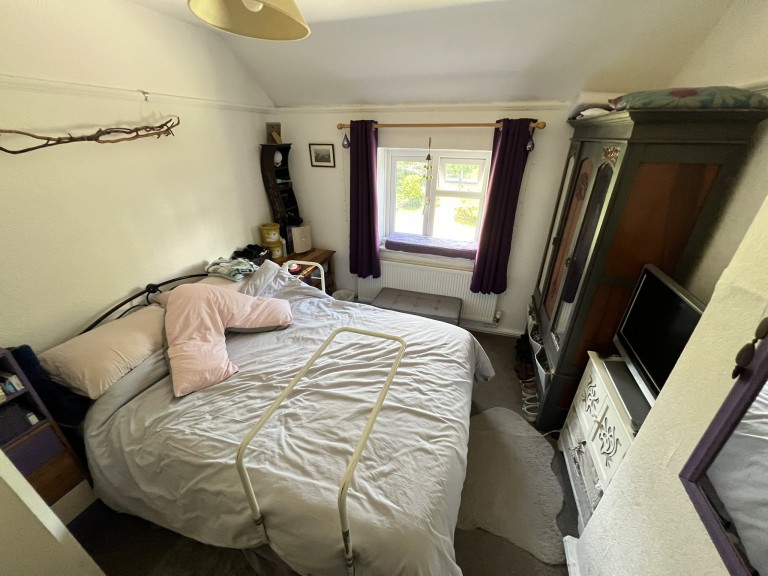 Images for Carmarthen, Carmarthenshire EAID:swift BID:0004-7720-8cbe-d305