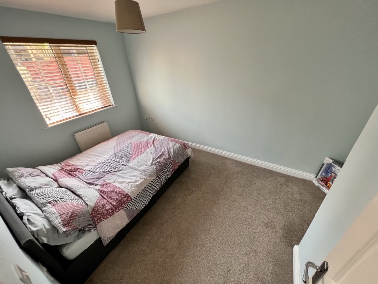 Images for Carmarthen, Carmarthenshire EAID:swift BID:0004-7720-8cbe-d305