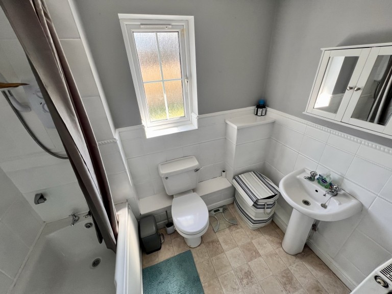 Images for Carmarthen, Carmarthenshire EAID:swift BID:0004-7720-8cbe-d305