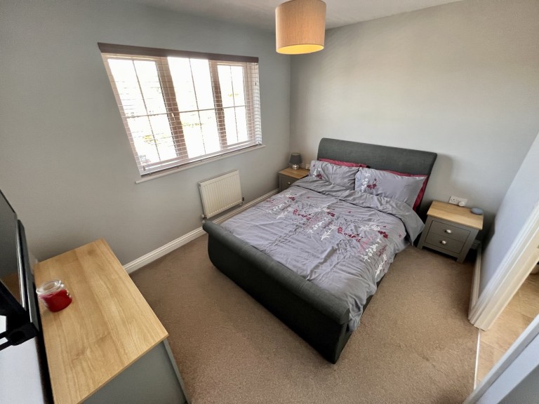 Images for Carmarthen, Carmarthenshire EAID:swift BID:0004-7720-8cbe-d305