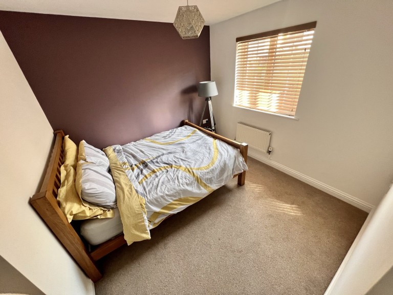 Images for Carmarthen, Carmarthenshire EAID:swift BID:0004-7720-8cbe-d305