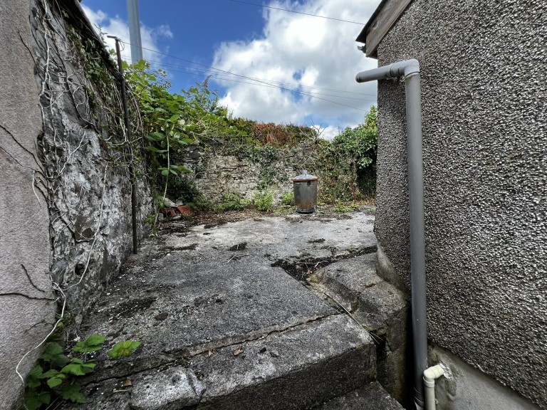 Images for Carmarthen, Carmarthenshire EAID:swift BID:0004-7720-8cbe-d305