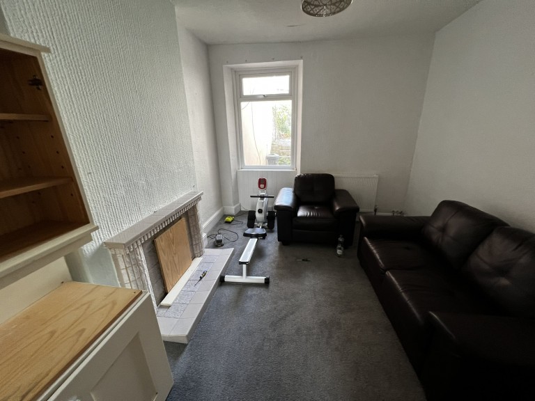 Images for Carmarthen, Carmarthenshire EAID:swift BID:0004-7720-8cbe-d305