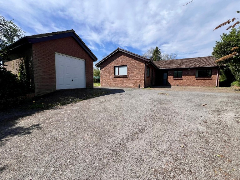 Images for St Clears, Saint Clears EAID:swift BID:0004-7720-8cbe-d305