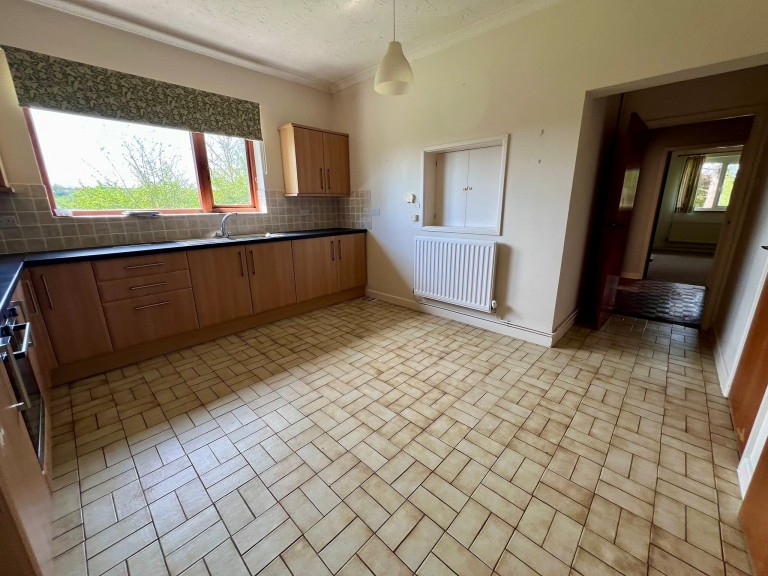 Images for St Clears, Saint Clears EAID:swift BID:0004-7720-8cbe-d305