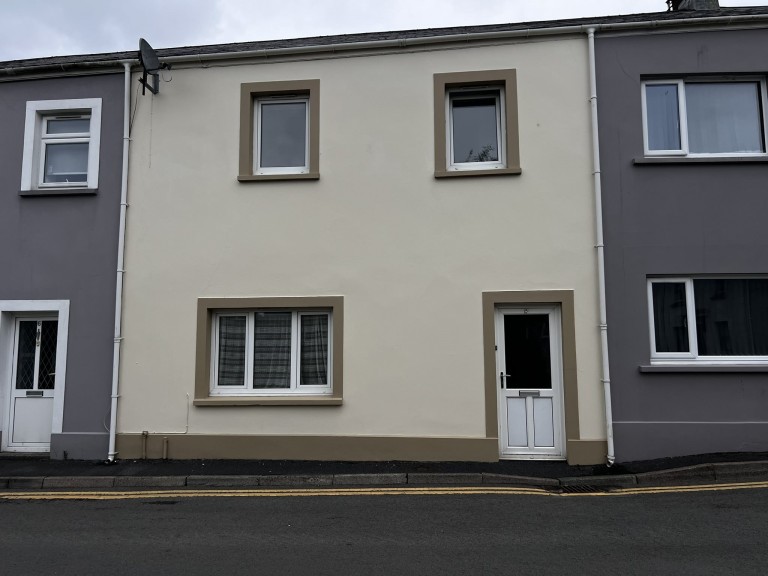 Images for Carmarthen EAID:swift BID:0004-7720-8cbe-d305