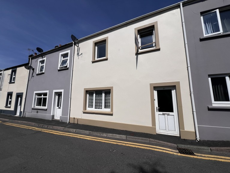 Images for Carmarthen EAID:swift BID:0004-7720-8cbe-d305
