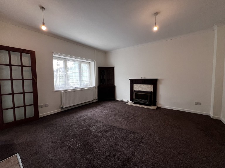 Images for Carmarthen EAID:swift BID:0004-7720-8cbe-d305