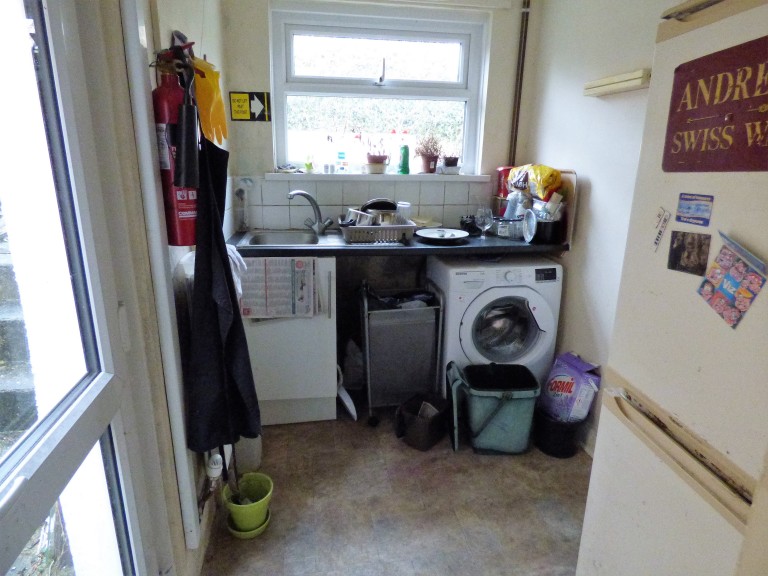 Images for Carmarthen EAID:swift BID:0004-7720-8cbe-d305