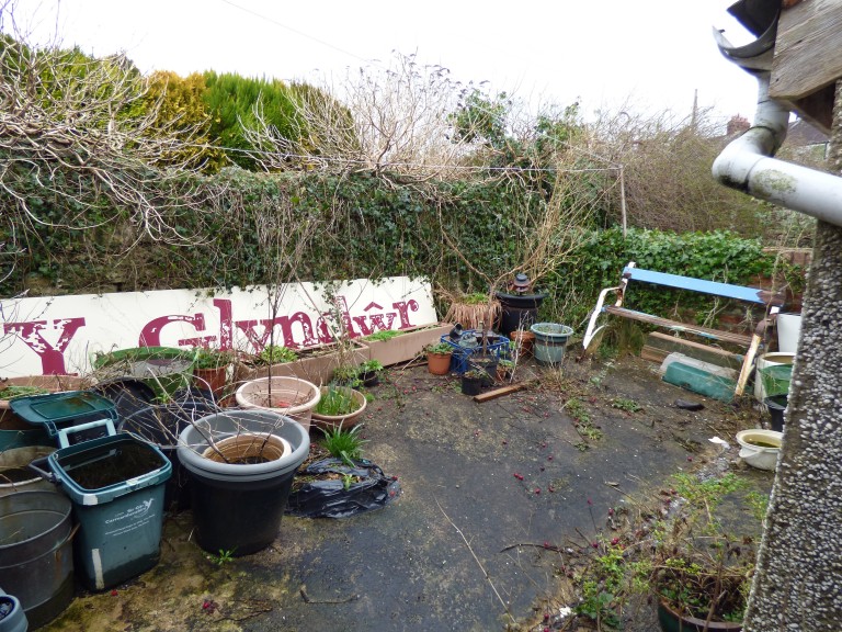 Images for Carmarthen EAID:swift BID:0004-7720-8cbe-d305