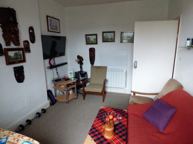 Images for Carmarthen EAID:swift BID:0004-7720-8cbe-d305