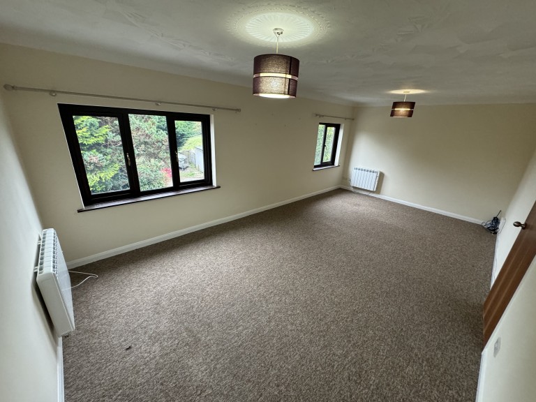 Images for Croesyceiliog, Carmarthen, Carmarthenshire EAID:swift BID:0004-7720-8cbe-d305