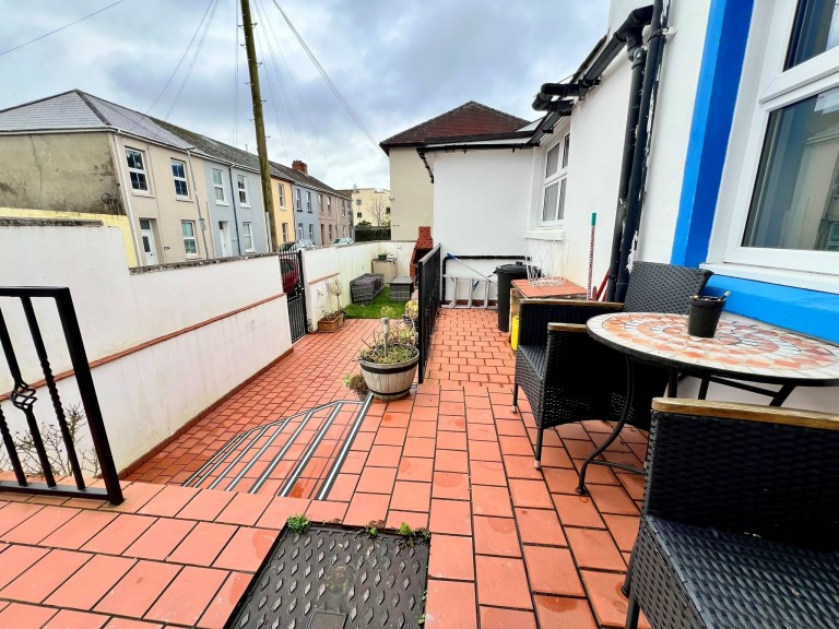 Images for Carmarthen, Carmarthenshire EAID:swift BID:0004-7720-8cbe-d305