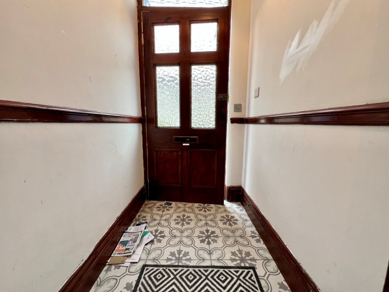 Images for Carmarthen, Carmarthenshire EAID:swift BID:0004-7720-8cbe-d305