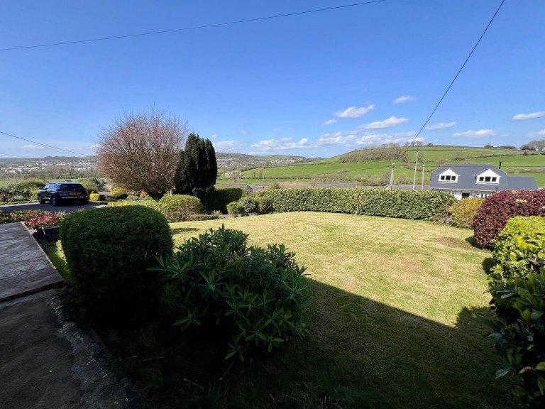 Images for Carmarthen, Carmarthenshire EAID:swift BID:0004-7720-8cbe-d305