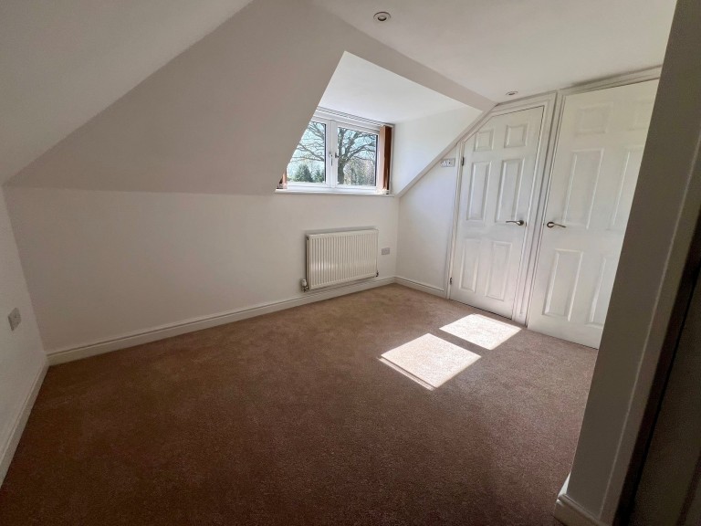 Images for Carmarthen, Carmarthenshire EAID:swift BID:0004-7720-8cbe-d305