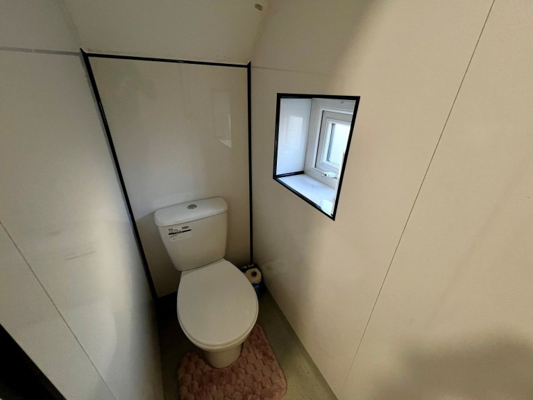 Images for Carmarthen, Carmarthenshire EAID:swift BID:0004-7720-8cbe-d305