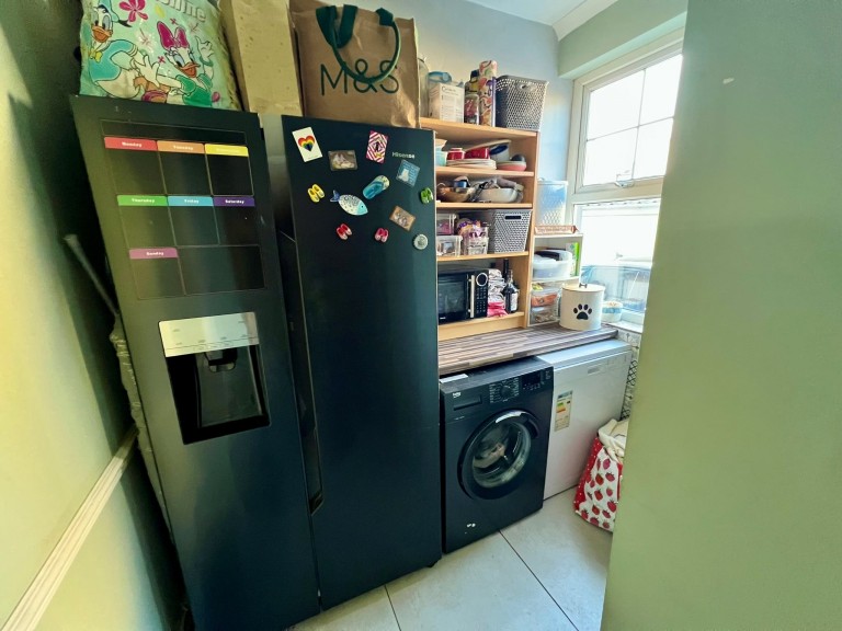 Images for Carmarthen, Carmarthenshire EAID:swift BID:0004-7720-8cbe-d305