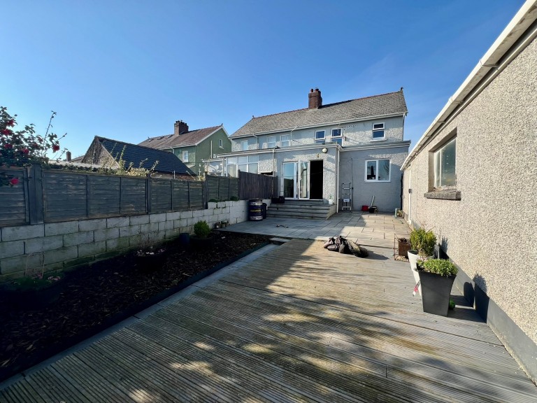 Images for Carmarthen, Carmarthenshire EAID:swift BID:0004-7720-8cbe-d305