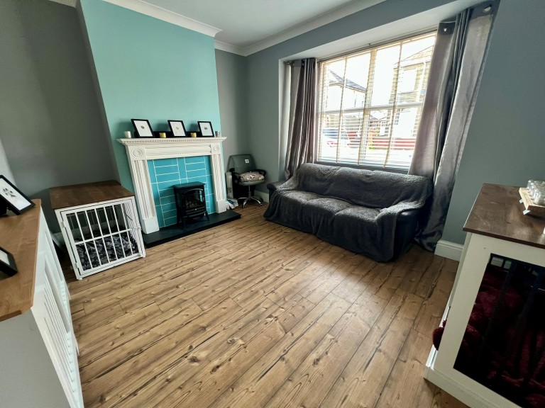 Images for Carmarthen, Carmarthenshire EAID:swift BID:0004-7720-8cbe-d305