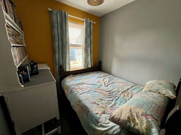 Images for Carmarthen, Carmarthenshire EAID:swift BID:0004-7720-8cbe-d305