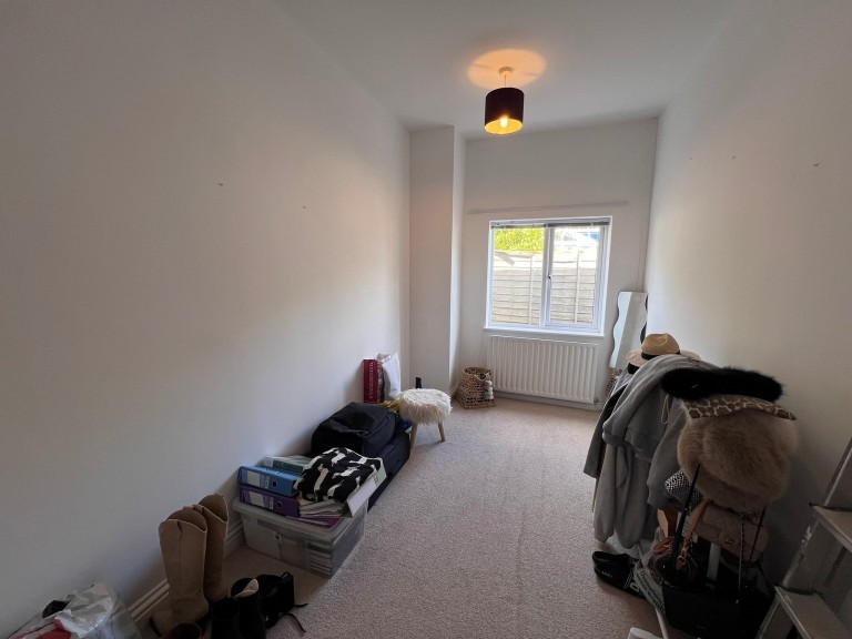 Images for Carmarthen, Carmarthenshire, Nantycaws EAID:swift BID:0004-7720-8cbe-d305