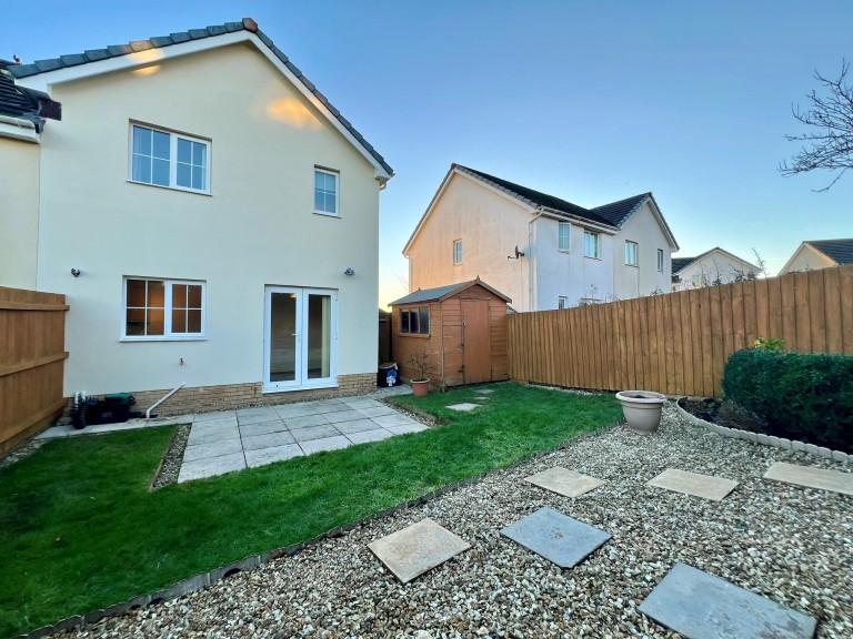 Images for Carmarthen, Carmarthenshire EAID:swift BID:0004-7720-8cbe-d305