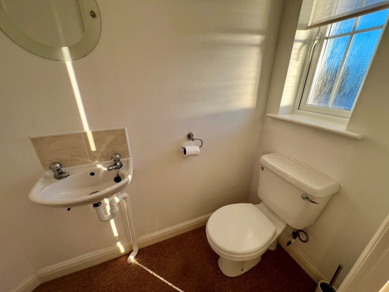 Images for Carmarthen, Carmarthenshire EAID:swift BID:0004-7720-8cbe-d305